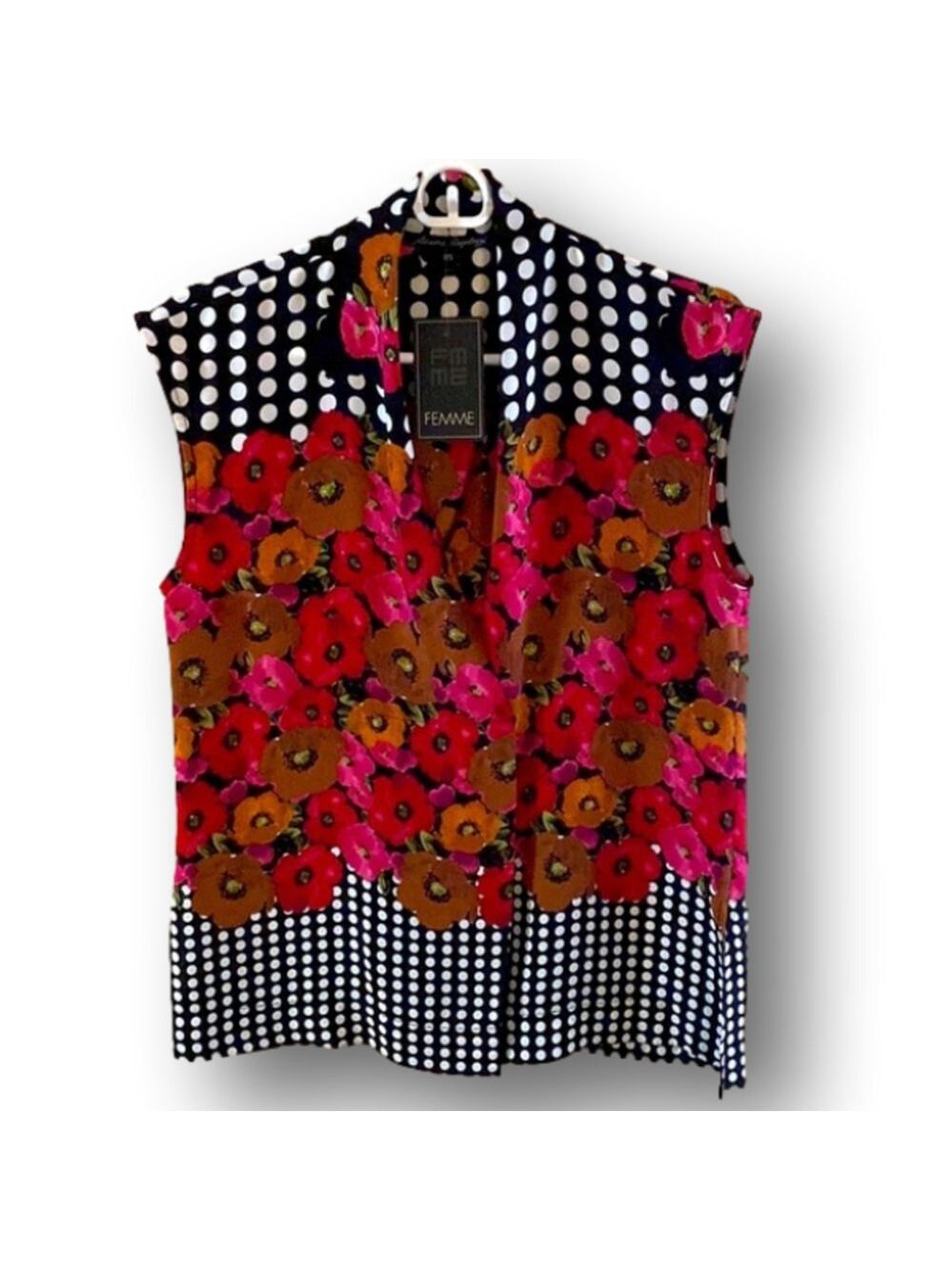 🇨🇦 Femme de Carriere Sleeveless Floral Wrap look Blouse with Polka dots.